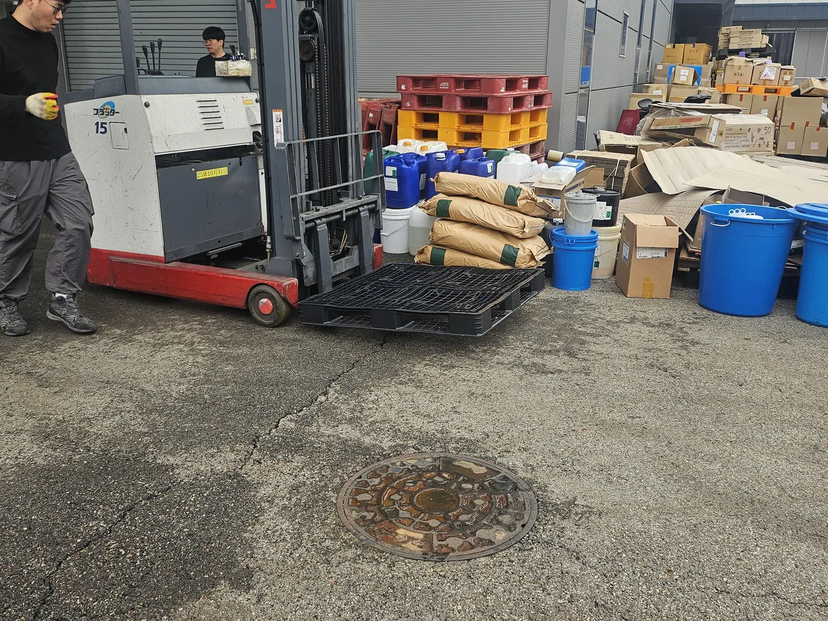 태백시 문곡동 상가 집기·가구 적재 구역 위생청소 사례 - 행진크린